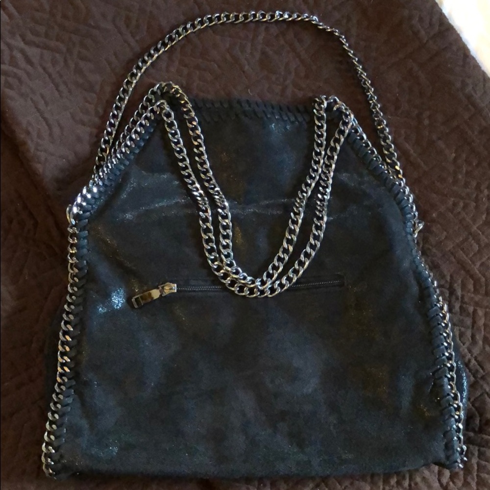 Suede look and chains pocketbook